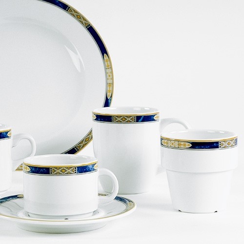 PLAT CARRÉ NORDIKA/OCEAN DIM. 12.5x12.5X5CM. COULEUR BLANC AVEC DÉCOR BLEU ÉGYPTE NOVA