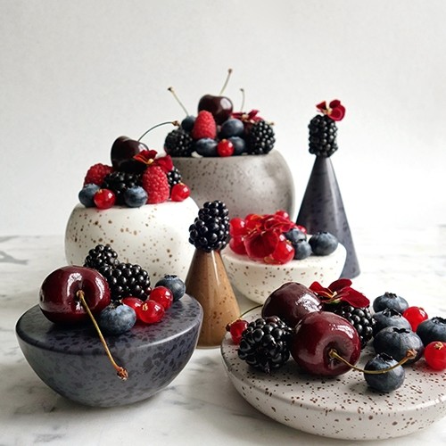 Sphère L DIAM. 13,5 cm. HGT. 13CM. FORMES GRIS Q AUTHENTIQUE