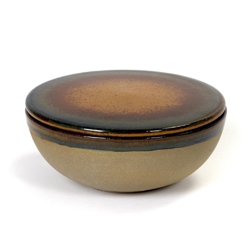 BOL DE SERVICE ET COUVERCLE DIAM. 13CM. SURFACE BRUN ROUILLE PAR SERGIO HERMAN SERAX