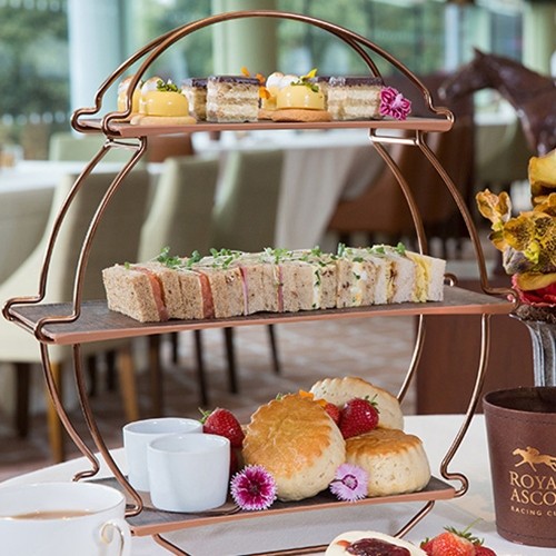 Etagere für High Tea inkl. melaminbeschichteter Tabletts in Holzoptik, Maße 36,2 x 38,5 x (H) 13,5 cm. Kupfer Dalebrook