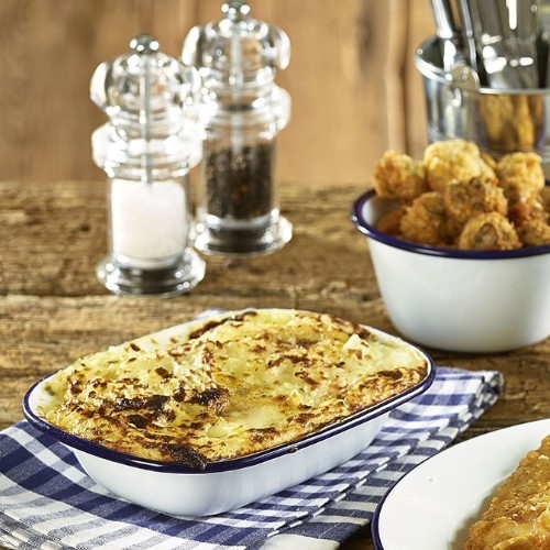 OVEN DISH ENAMEL SIZE. 18X13.5CM. COLOR WHITE WITH BLUE EDGE