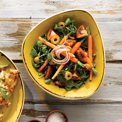 Schaal driehoekig kleur Mustard Seed Yellow afm. 23,5cm. Churchill Stonecast